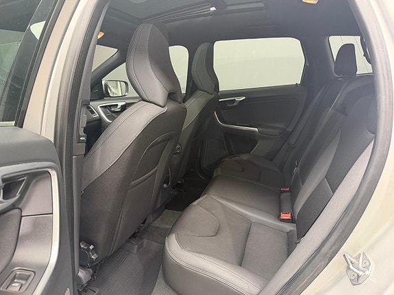 Volvo XC60 12 of 20