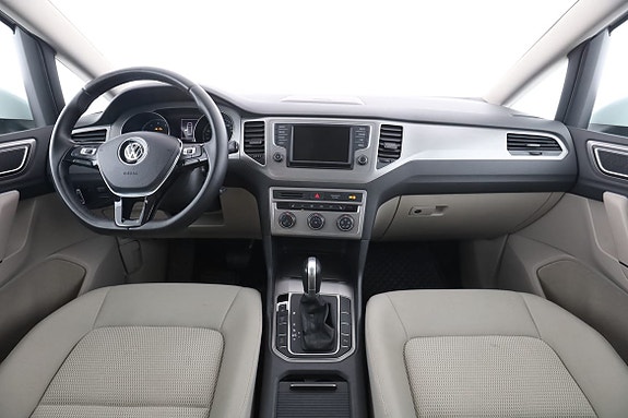 Volkswagen Golf Sportsvan 13 of 30