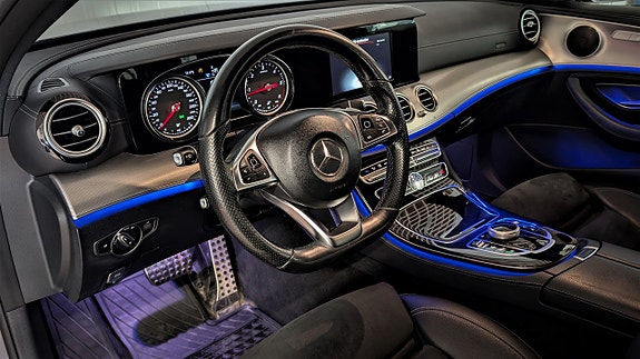 Mercedes-Benz E220 10 of 27