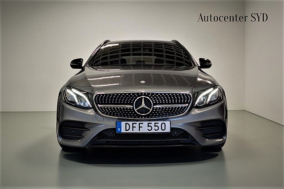Mercedes-Benz E220 2 of 27