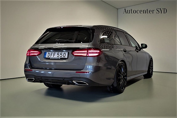 Mercedes-Benz E220 3 of 27