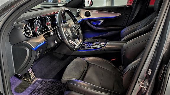 Mercedes-Benz E220 19 of 27