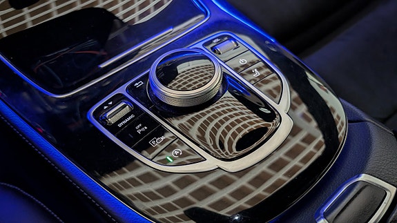 Mercedes-Benz E220 18 of 27