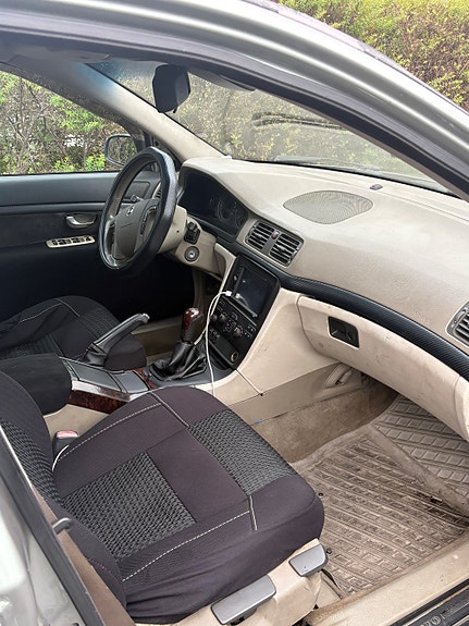 Volvo S80 3 of 5