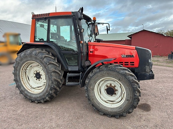 Traktor VALTRA 6850-4 4 of 6
