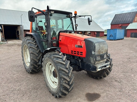 Traktor VALTRA 6850-4 3 of 6