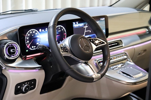Mercedes-Benz V300 d 15 of 30
