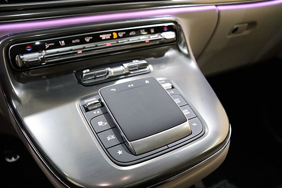 Mercedes-Benz V300 d 30 of 30