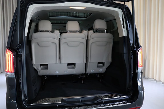Mercedes-Benz V300 d 9 of 30