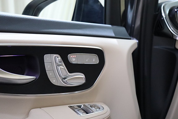 Mercedes-Benz V300 d 18 of 30