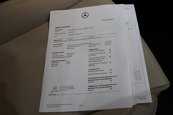 Mercedes-Benz V300 d 13 of 30