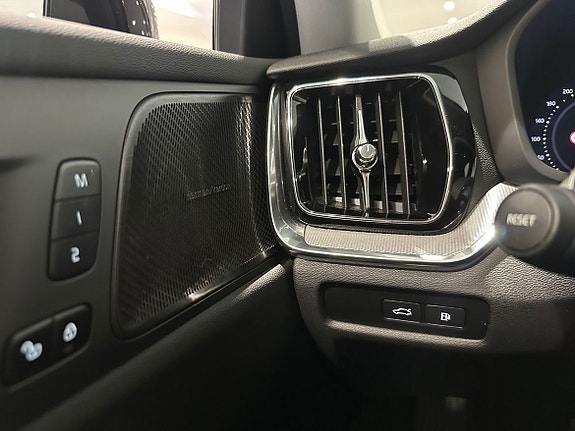Volvo V60 17 of 19