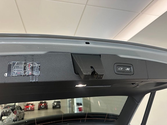 Volvo V60 14 of 19