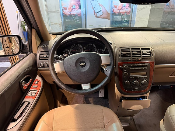Chevrolet Uplander 10 of 23
