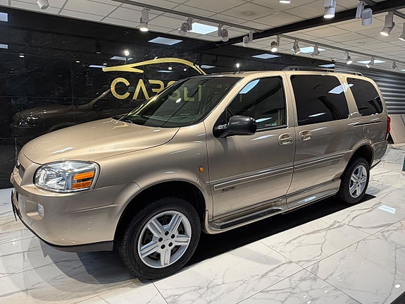 Chevrolet Uplander 2 of 23