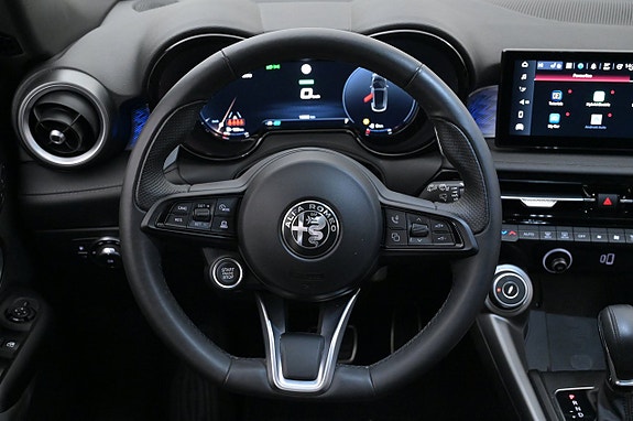 Alfa Romeo Tonale 7 of 27