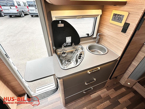 Weinsberg MB CaraCompact 640 / 2 x AC / Litium / Solpanel 6 of 26