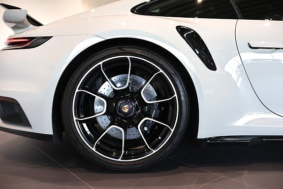 Porsche 911 Turbo S 10 of 20