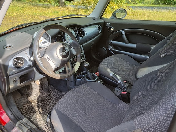 MINI Cooper 7 of 12
