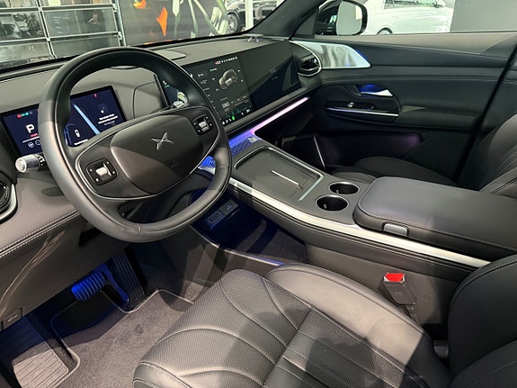 XPeng G9 11 of 16