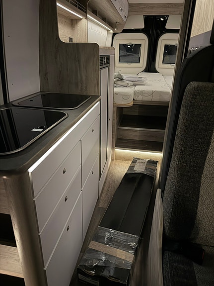 Mercedes-Benz Sprinter Bravia Swan 699 premium 6 of 21