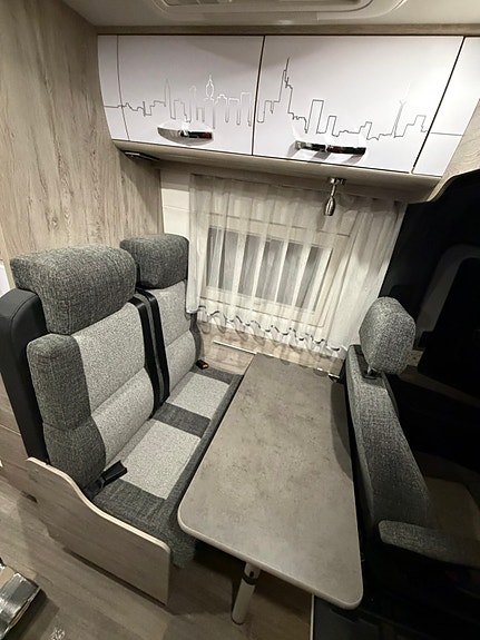 Mercedes-Benz Sprinter Bravia Swan 699 premium 4 of 21