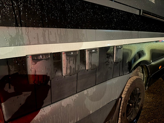Mercedes-Benz Sprinter Bravia Swan 699 premium 21 of 21