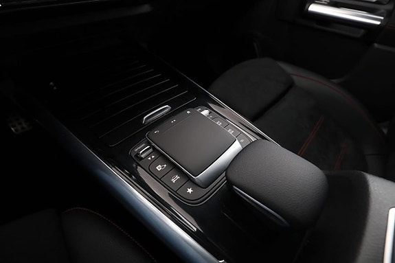 Mercedes-Benz B250 e 24 of 30