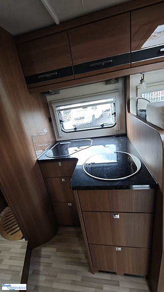 LMC I 745 BLACK LINE | ALDE | VÄLUTRUSTAD 11 of 17