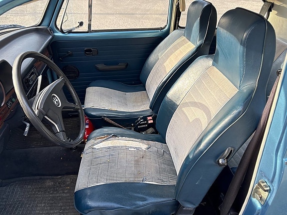 Volkswagen 1303 12 of 22