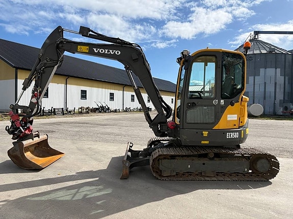 Volvo ECR58D grävmaskin, rototilt, stållarver 2 of 7