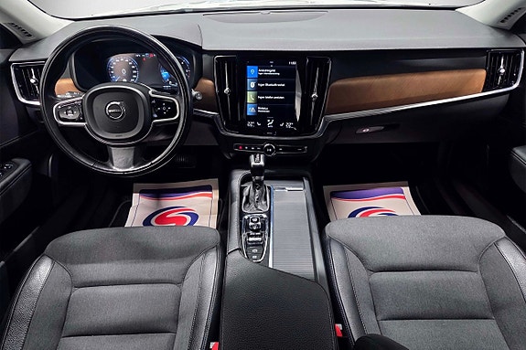 Volvo V90 Cross Country 7 of 22