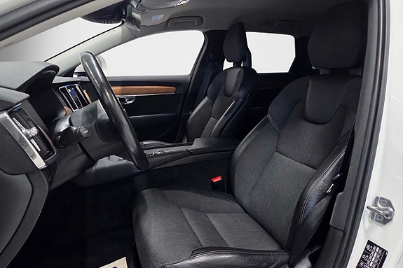 Volvo V90 Cross Country 9 of 22