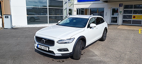 Volvo V90 Cross Country 2 of 20