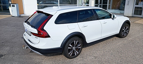 Volvo V90 Cross Country 4 of 20