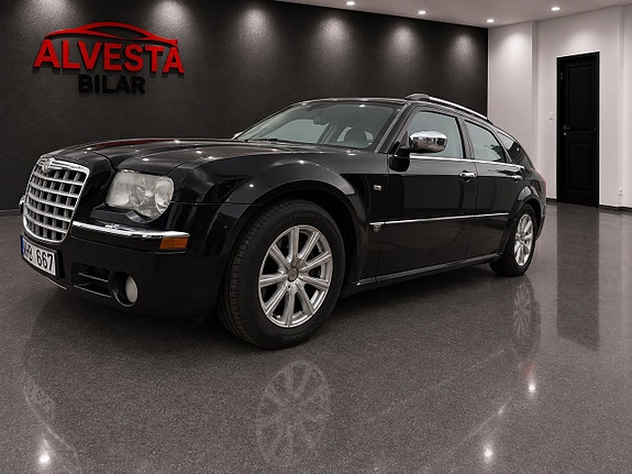 Chrysler 300C 2 of 10