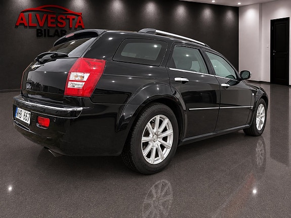 Chrysler 300C 4 of 10