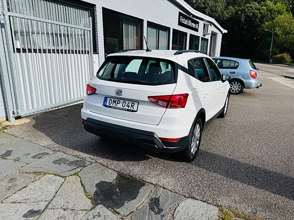 Seat Arona 3 of 23