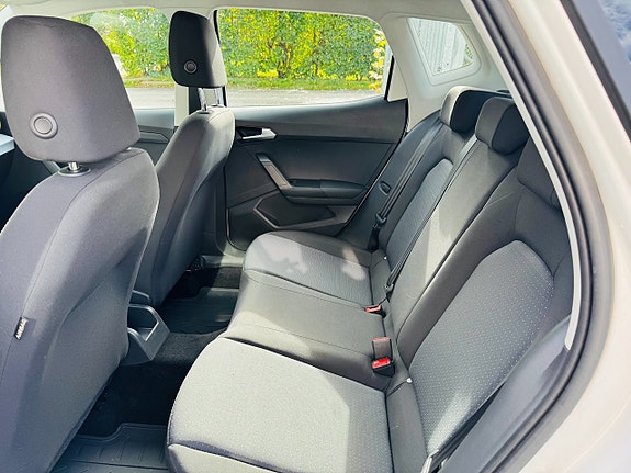Seat Arona 7 of 23