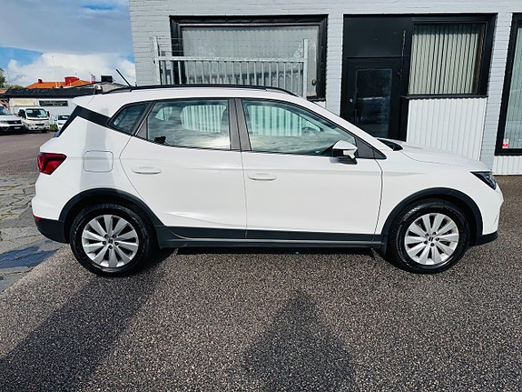 Seat Arona 10 of 23