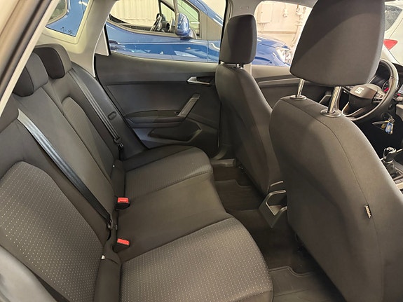 Seat Arona 16 of 23