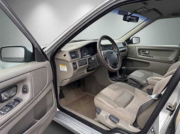 VOLVO V70 2.4 170 ch BVM - ATTELAGE - 276500 km