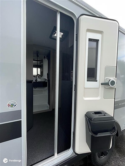 Adria ACTION SPORTS 391 LH / Smidig vagn perfekt för två / 4 of 15