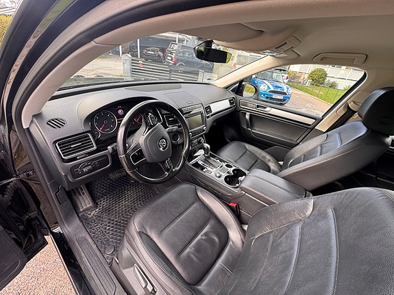 Volkswagen Touareg 14 of 14