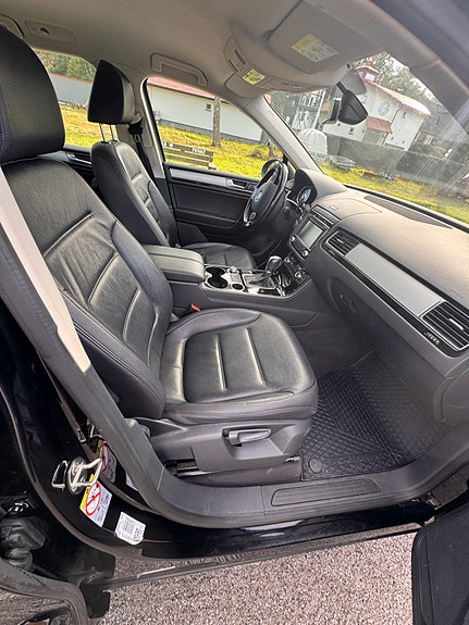 Volkswagen Touareg 12 of 14