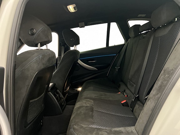 BMW 340i 24 of 28