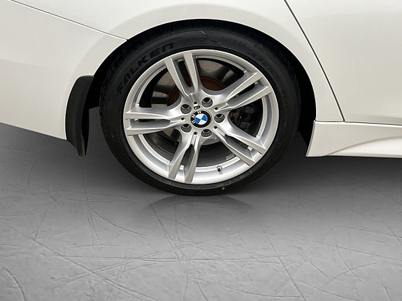 BMW 340i 27 of 28