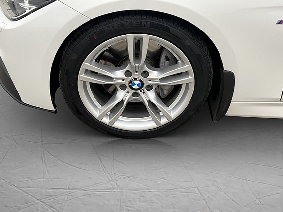 BMW 340i 25 of 28