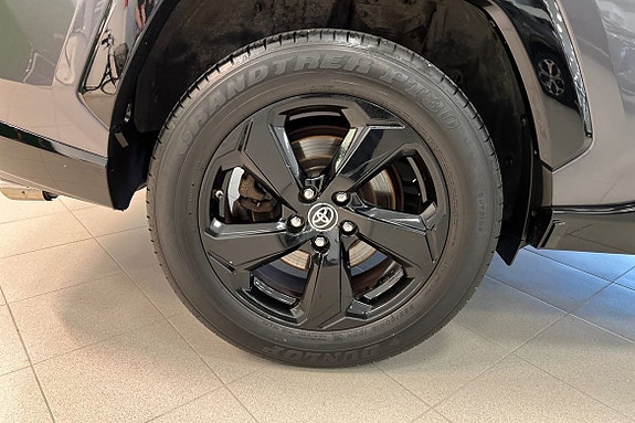 Toyota RAV4 17 of 28