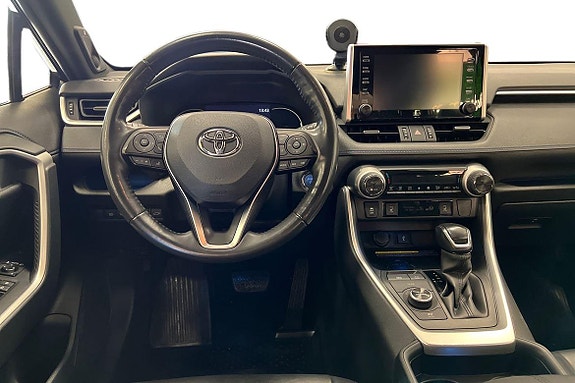 Toyota RAV4 11 of 28